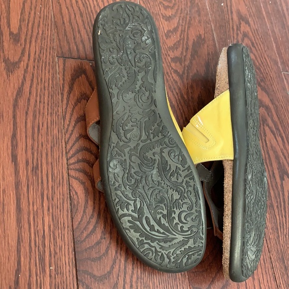 Naot summer shoes - Picture 3 of 3